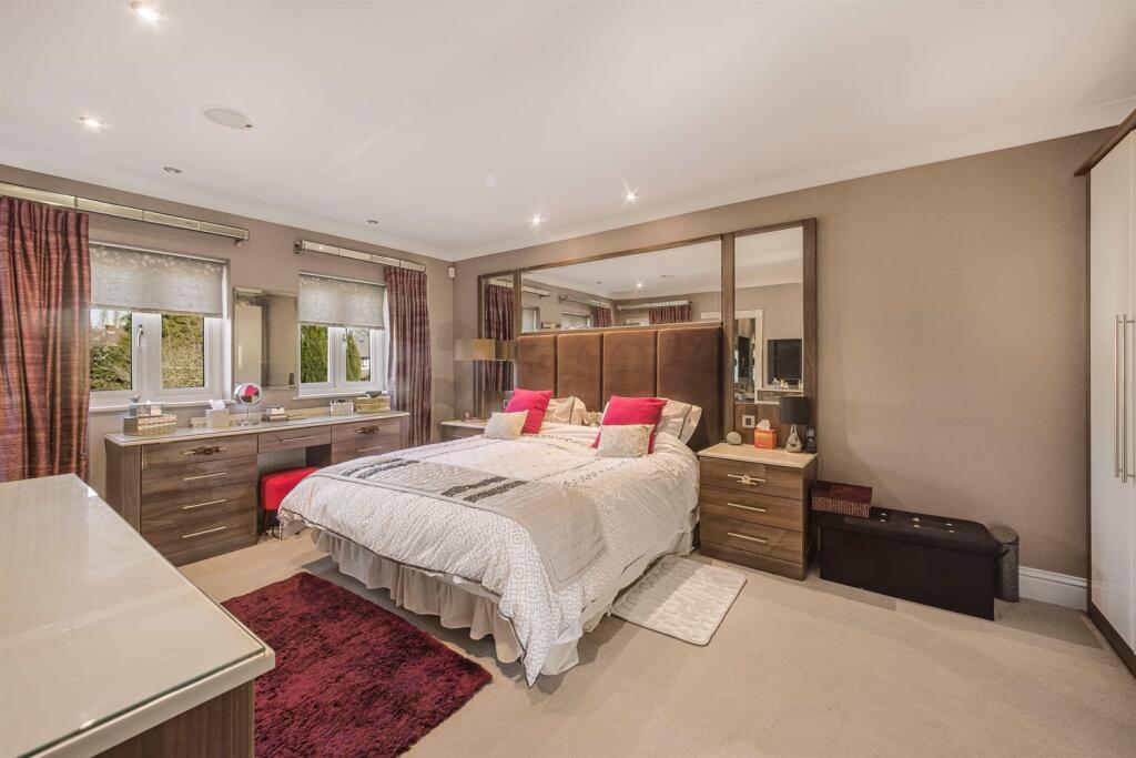 5 bedroom detached house for sale in Eyebrook Road, Bowdon, Altrincham, WA14